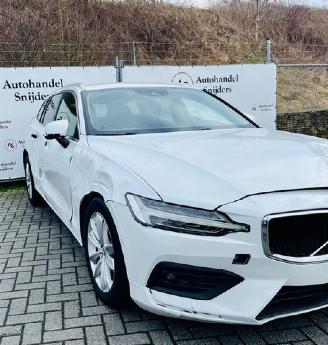 danneggiata veicoli commerciali Volvo V-60 Momentum Pro 2021/1
