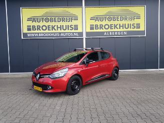 damaged bus Renault Clio 0.9 TCe Expression 2013/2