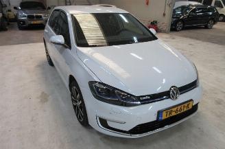 škoda osobní automobily Volkswagen Golf E-Golf  136pk ( km 35.000 NAP) 2018/10