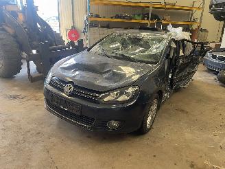 uszkodzony samochody osobowe Volkswagen Golf 6 1.2 TSI Style 2011/1