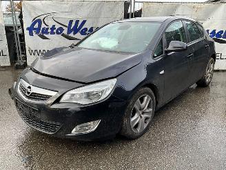 dommages motocyclettes  Opel Astra Cdti 2010/12
