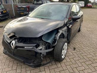 disassembly passenger cars Renault Clio  2015/11