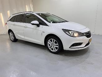 damaged commercial vehicles Opel Astra Sports Tourer 1.0 Online Edition 2019/1