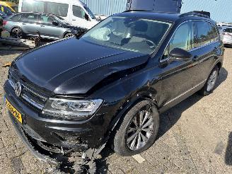 danneggiata carrello Volkswagen Tiguan 1.5 TSI Highline  Automaat 2020/8