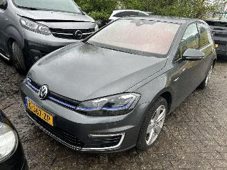krockskadad bil bromfiets Volkswagen e-Golf Edition  Automaat 2019/12