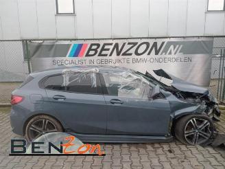 dañado vehículos comerciales BMW 1-serie 1 serie (F40), Hatchback, 2019 118i 1.5 TwinPower 12V 2021/10