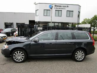 Tweedehands auto Volvo V-70 T4 132kW Limited Edition 2012/1