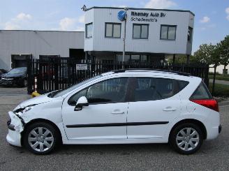 Schade brommobiel Peugeot 207 SW 16HDI 66kW AIRCO 2008/6