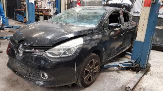 damaged machines Renault Clio Clio 1.5 DCI Eco Expression 2013/10