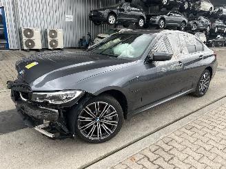 dañado vehículos comerciales BMW 3-serie 330e Plug-in-Hybrid xDrive 2019/8