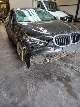 danneggiata veicoli commerciali BMW  116i www.midelo-onderdelen.nl 2023/1