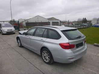 uszkodzony przyczepy kampingowe BMW 3-serie BUSINESS PACK 2019/1