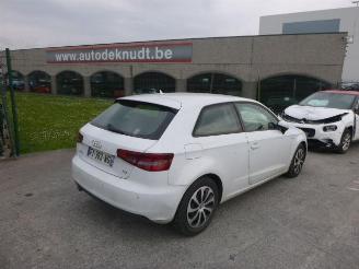 dommages motocyclettes  Audi A3 1.6 TDI 2014/6